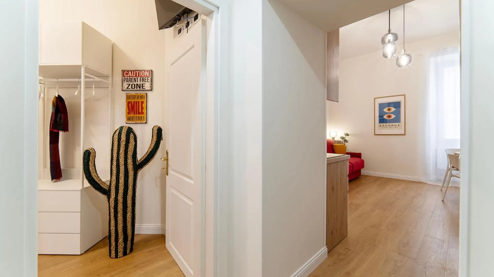 Pictadomus-Albus, Metro Furio Camillo Appartement Rome