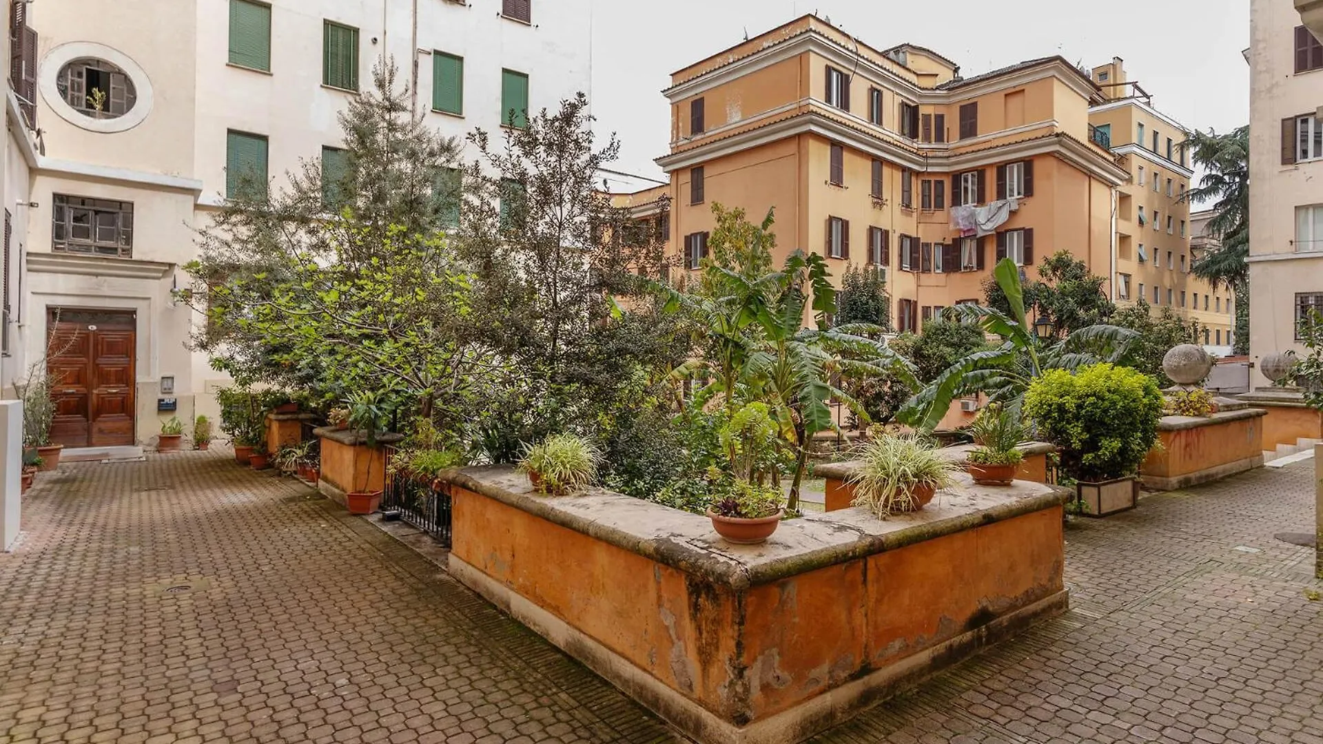 Pictadomus-Albus, Metro Furio Camillo Apartment Rome 0*,  Italy