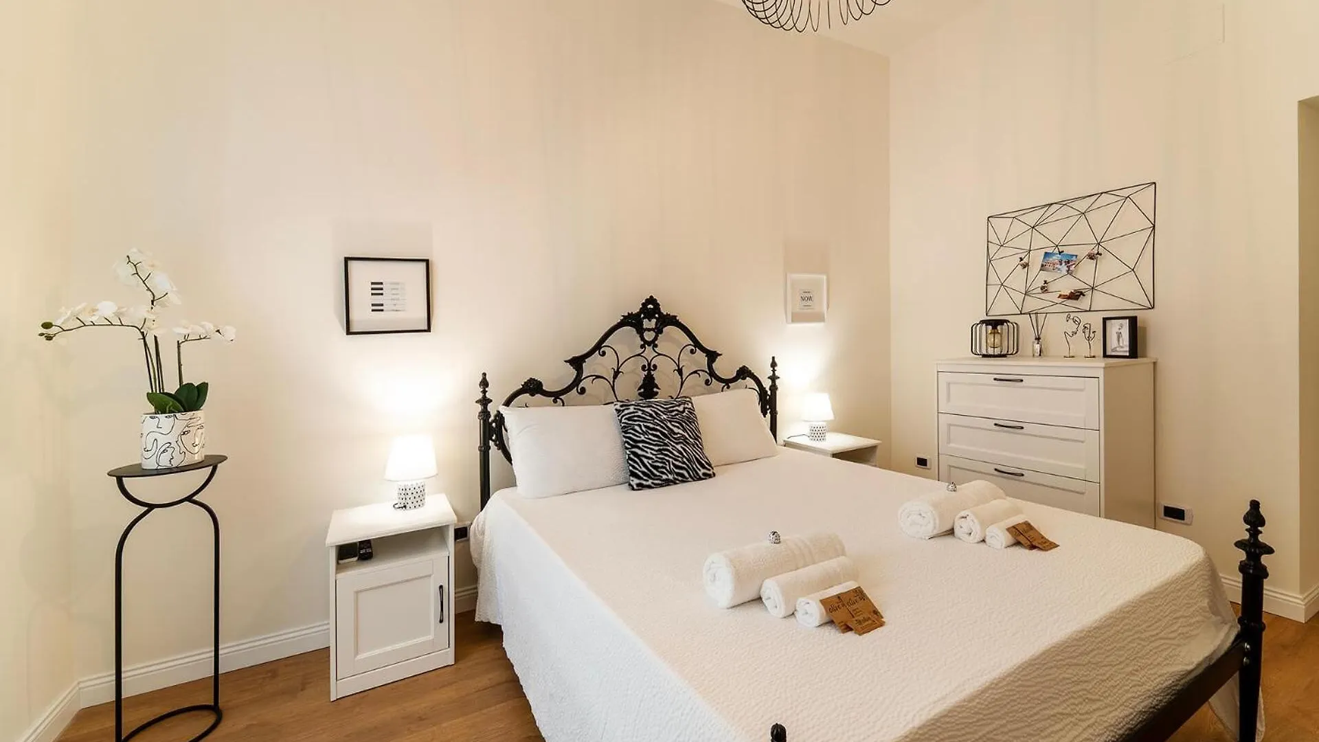 Pictadomus-Albus, Metro Furio Camillo Apartment Rome