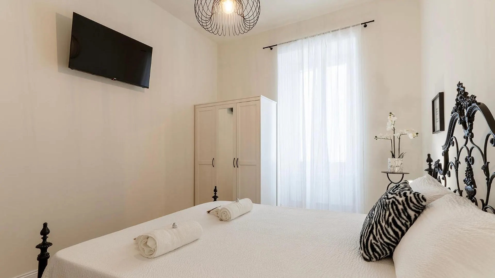 Pictadomus-Albus, Metro Furio Camillo Apartment Rome 0*,  Italy