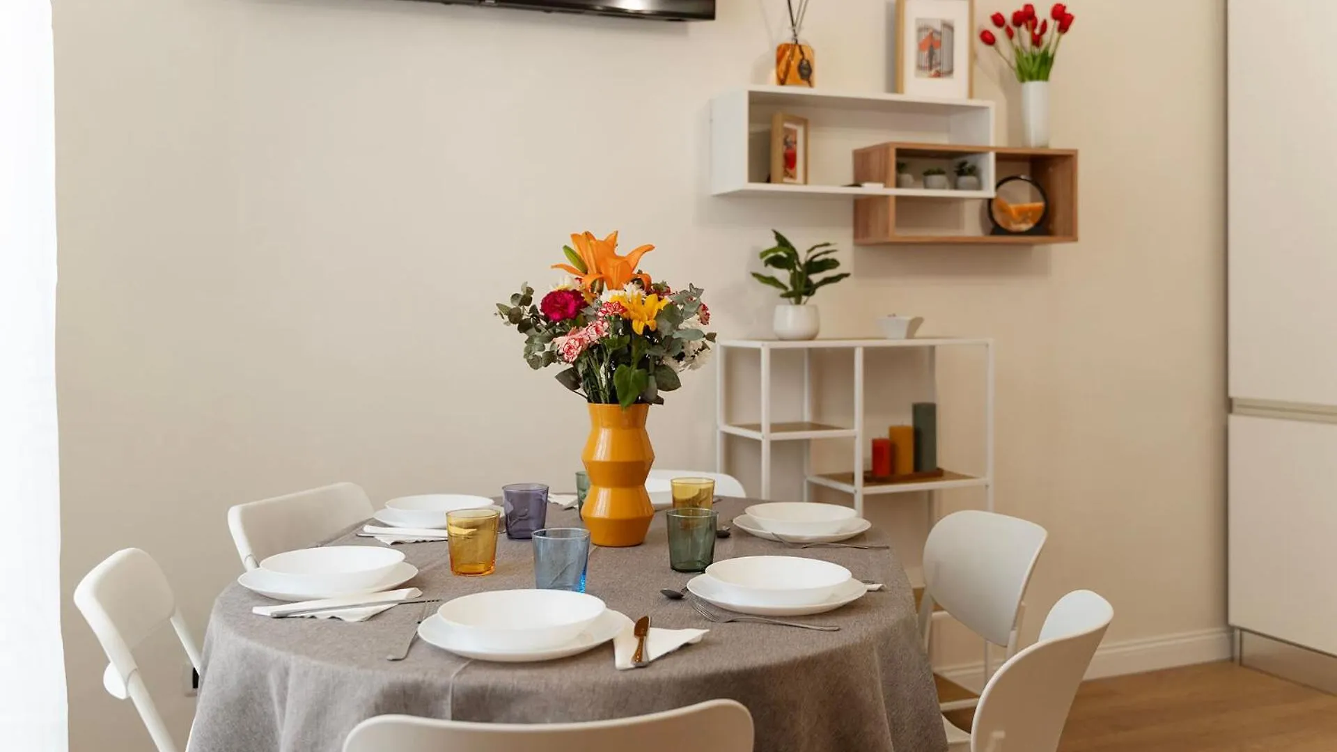 Pictadomus-Albus, Metro Furio Camillo Apartment Rome