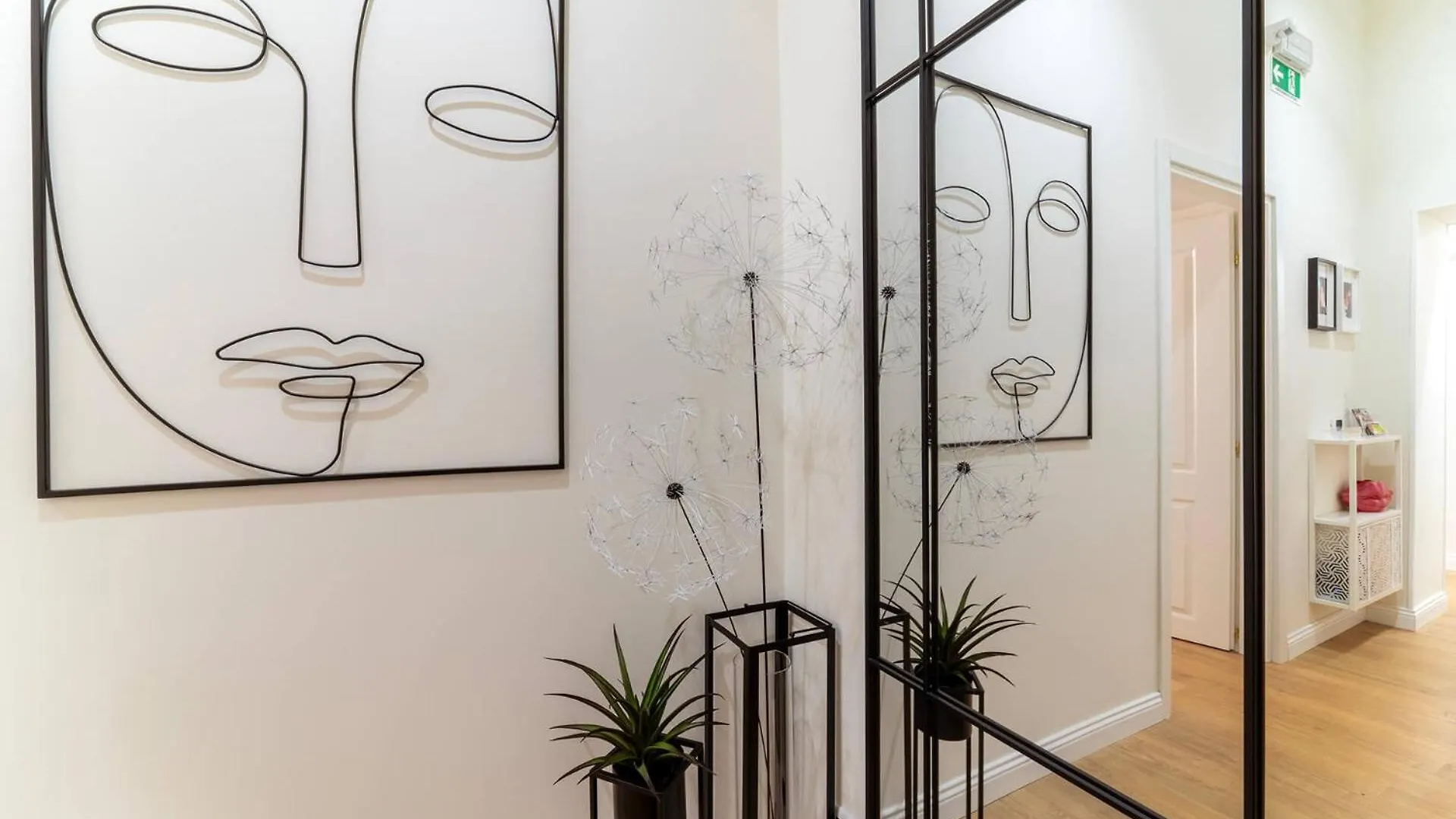 Pictadomus-Albus, Metro Furio Camillo Apartment Rome